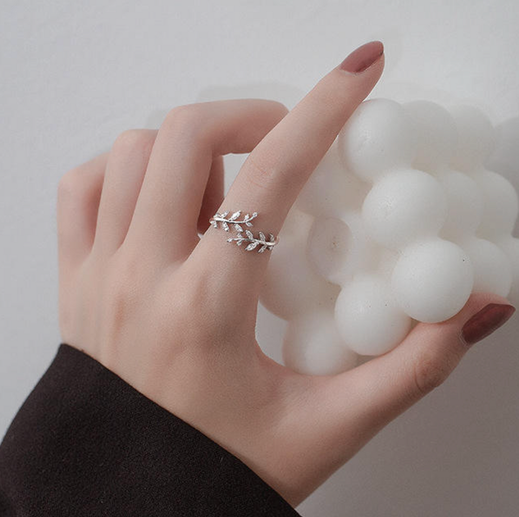 The Daphne Whimsical Vine Ring