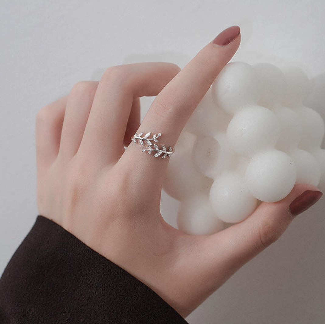 The Daphne Whimsical Vine Ring